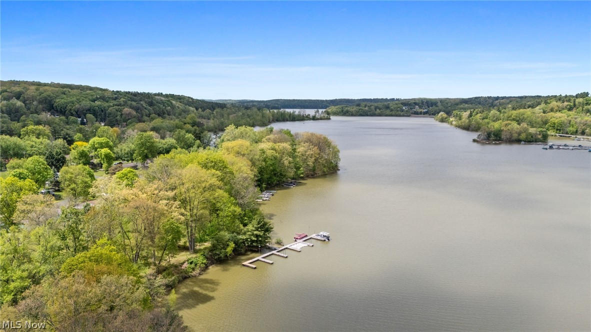 6109 Vale View Drive SW Sherrodsville OH 44675
