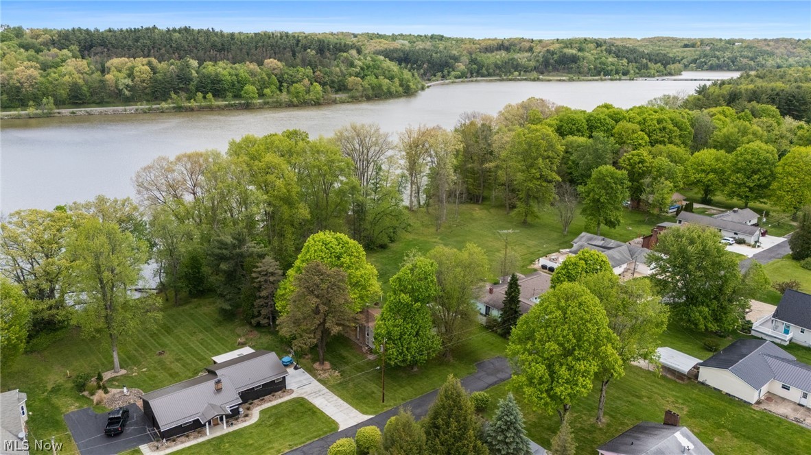 6109 Vale View Drive SW Sherrodsville OH 44675