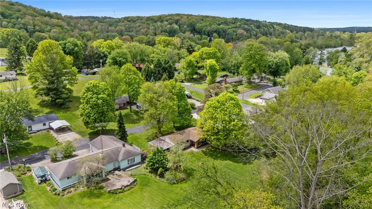 6109 Vale View Drive SW Sherrodsville OH 44675