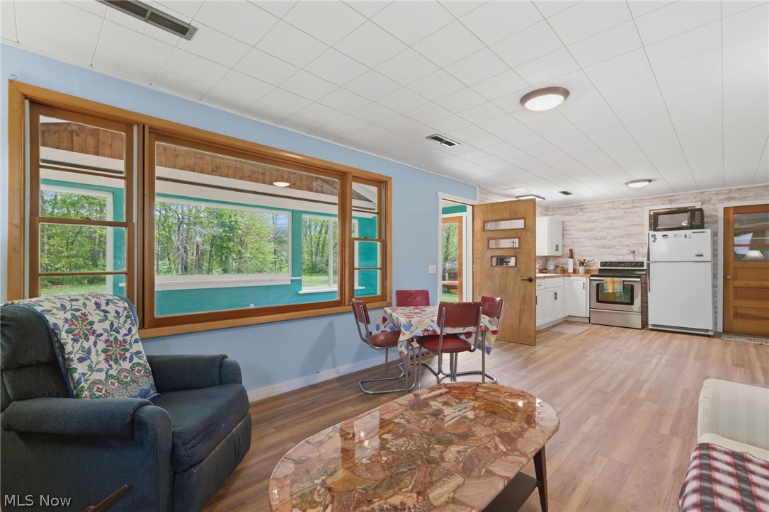 6109 Vale View Drive SW Sherrodsville OH 44675