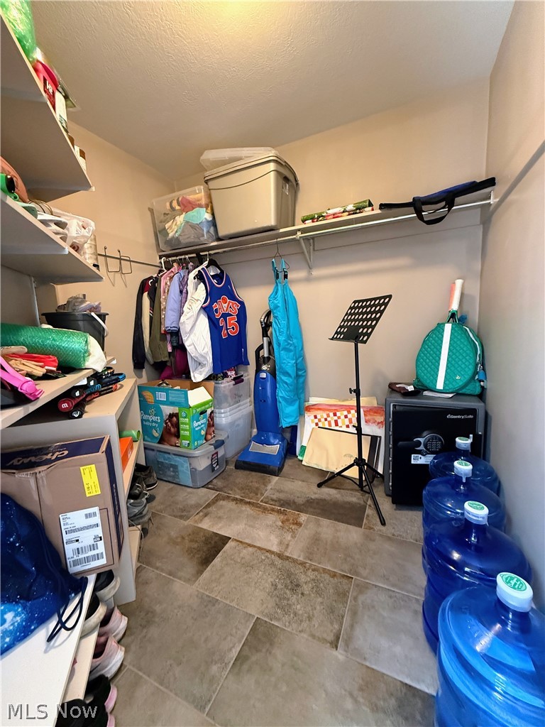 2252 Valley Wood Drive Akron OH 44333