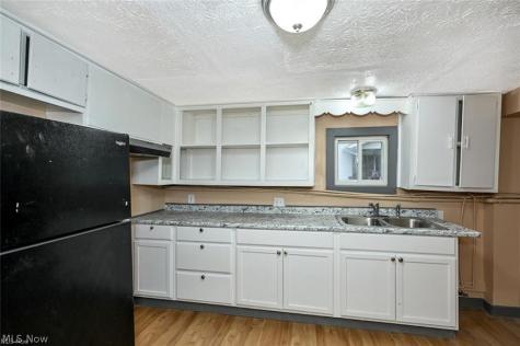 916 Abington Road Akron OH 44312