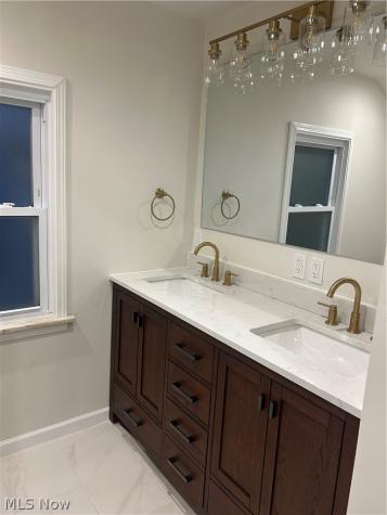 1528 Lyndhurst Road Lyndhurst OH 44124