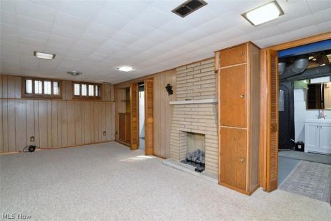 1528 Lyndhurst Road Lyndhurst OH 44124