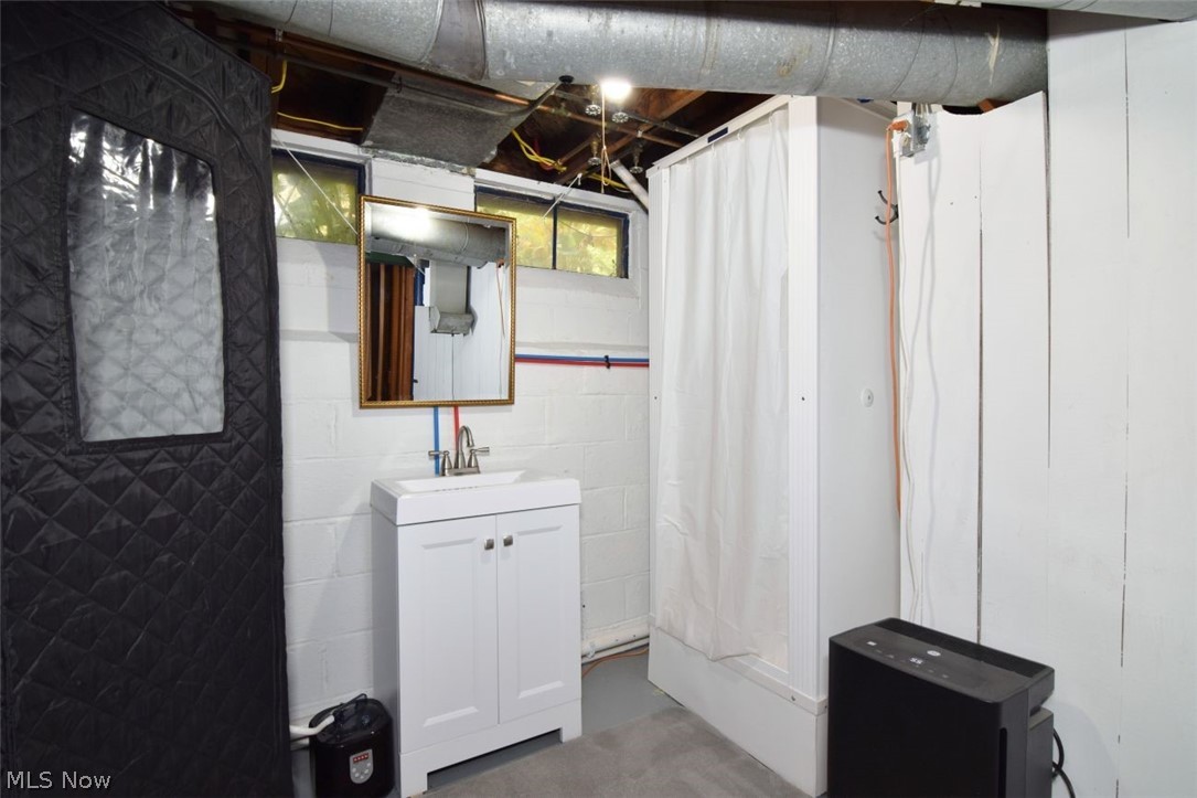 1528 Lyndhurst Road Lyndhurst OH 44124