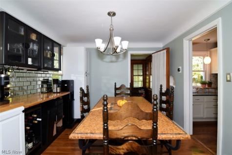 1528 Lyndhurst Road Lyndhurst OH 44124