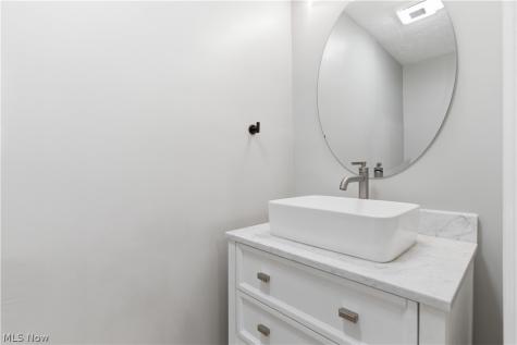 11526 Lake Avenue Cleveland OH 44102