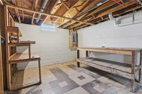 11526 Lake Avenue Cleveland OH 44102