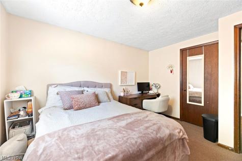 1140 E Maple Street North Canton OH 44720