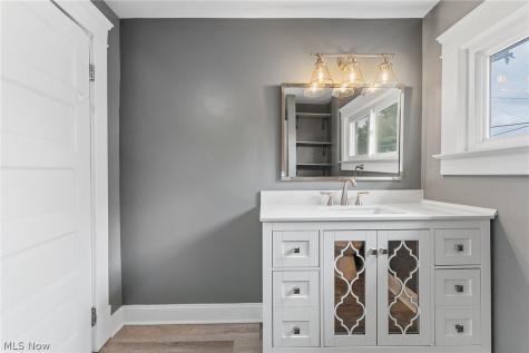 384 Bank Street Painesville OH 44077