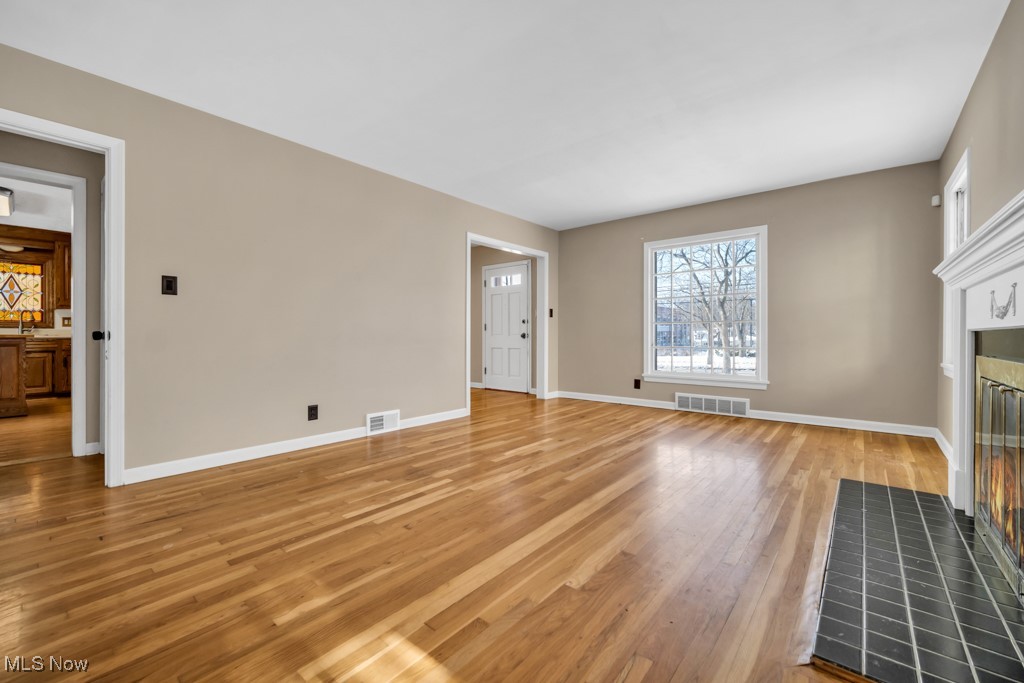 323 Harcourt Drive Akron OH 44313