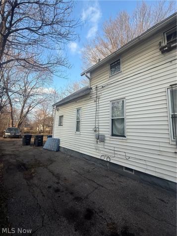 9515 Easton Avenue Cleveland OH 44104