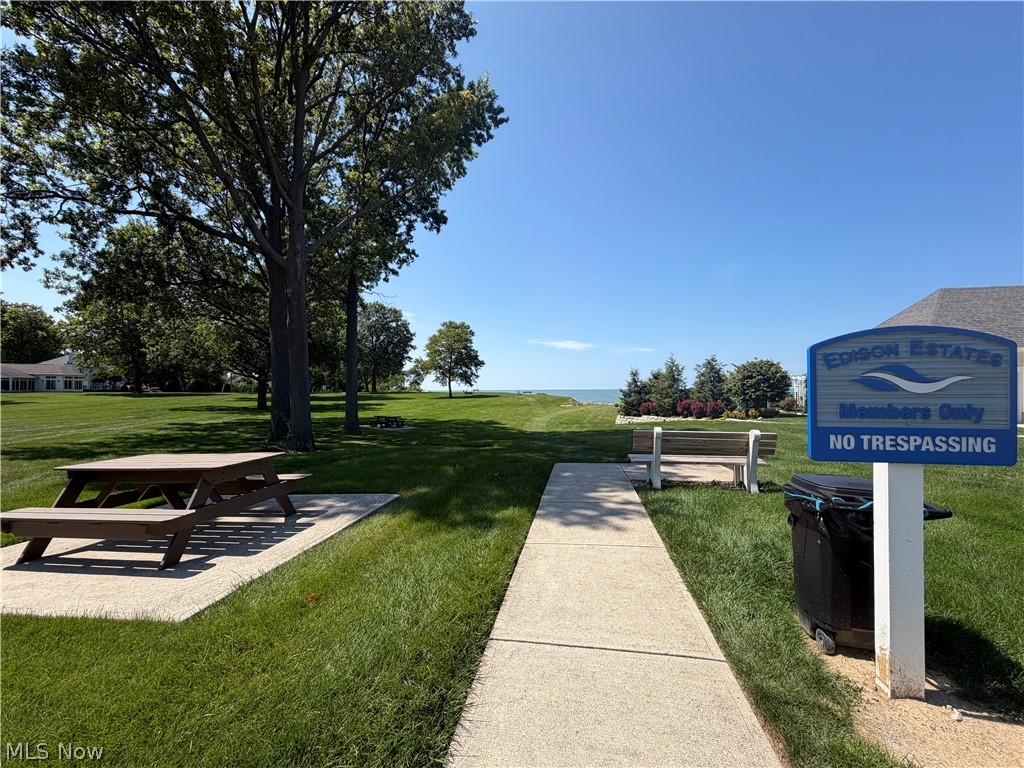 435 Thomas Alva Drive Vermilion OH 44089