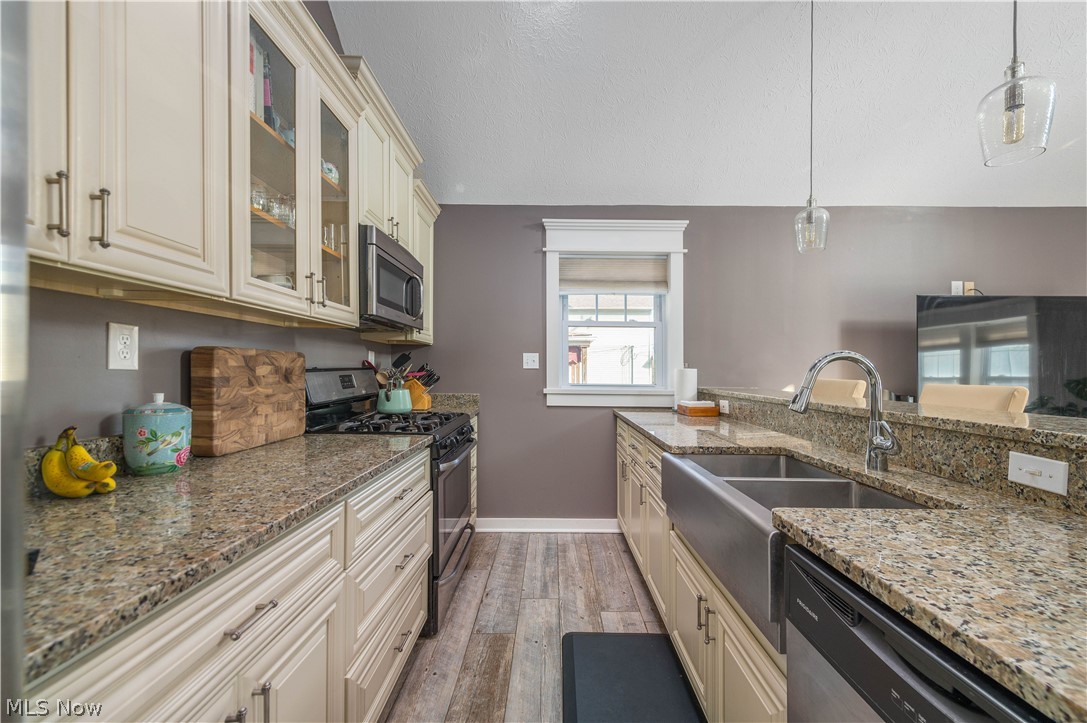 1338 W 69th Street Cleveland OH 44102