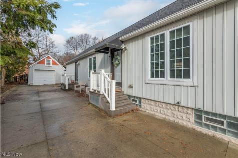 1338 W 69th Street Cleveland OH 44102