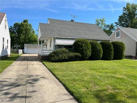 15513 Walvern Boulevard Maple Heights OH 44137