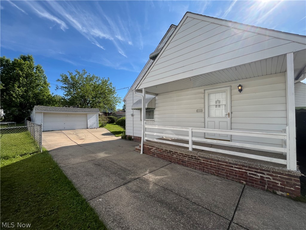 15513 Walvern Boulevard Maple Heights OH 44137