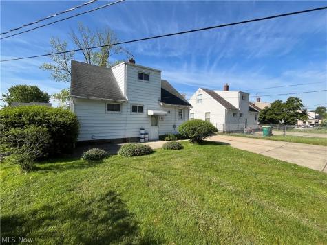 15513 Walvern Boulevard Maple Heights OH 44137