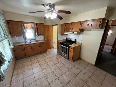 15513 Walvern Boulevard Maple Heights OH 44137