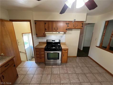 15513 Walvern Boulevard Maple Heights OH 44137
