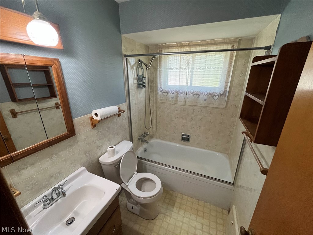 15513 Walvern Boulevard Maple Heights OH 44137