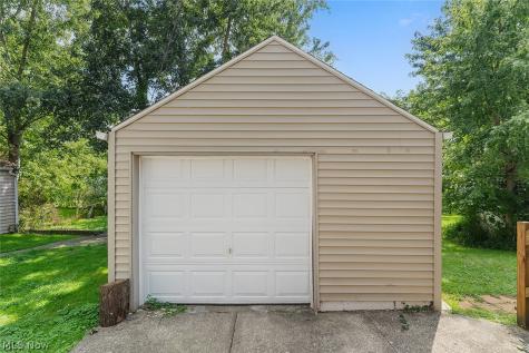 19316 Milan Drive Maple Heights OH 44137
