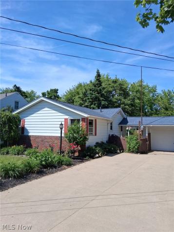 481 Shupe Avenue Amherst OH 44001