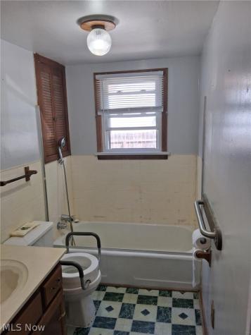 481 Shupe Avenue Amherst OH 44001