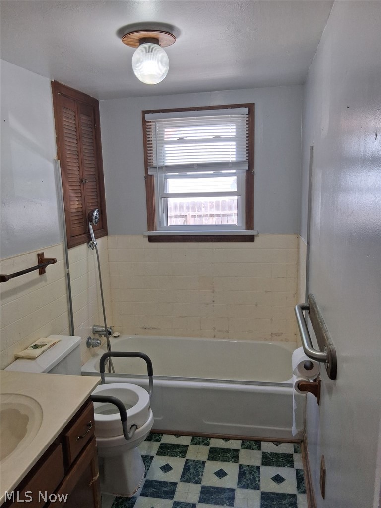 481 Shupe Avenue Amherst OH 44001