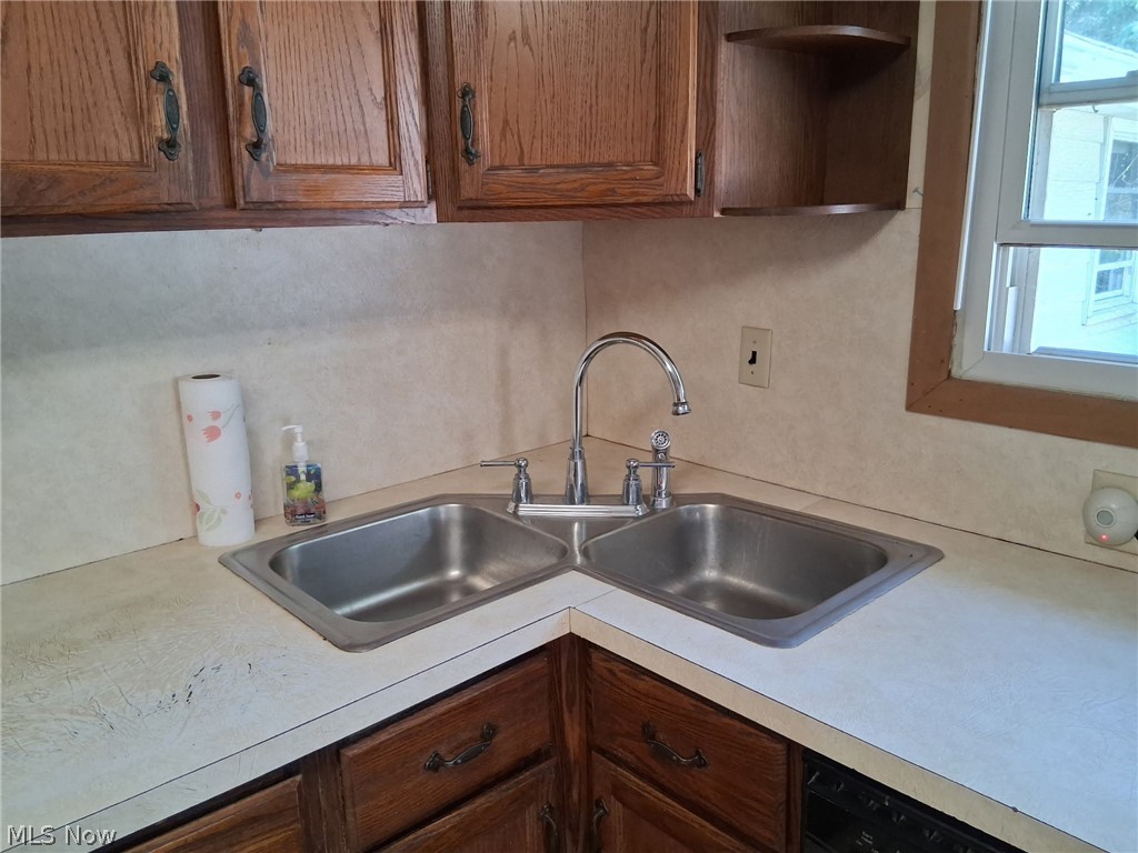 481 Shupe Avenue Amherst OH 44001