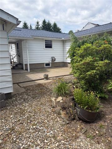 481 Shupe Avenue Amherst OH 44001