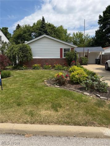 481 Shupe Avenue Amherst OH 44001