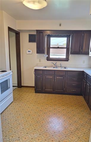 8104 Chesterfield Avenue Parma OH 44129