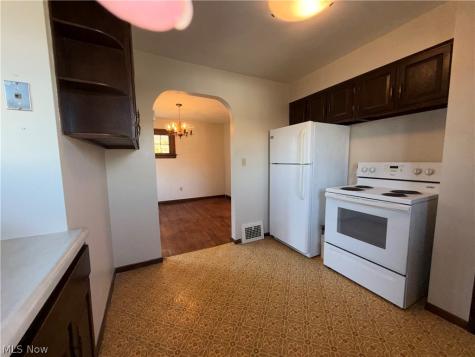 8104 Chesterfield Avenue Parma OH 44129