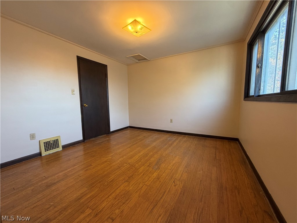 8104 Chesterfield Avenue Parma OH 44129