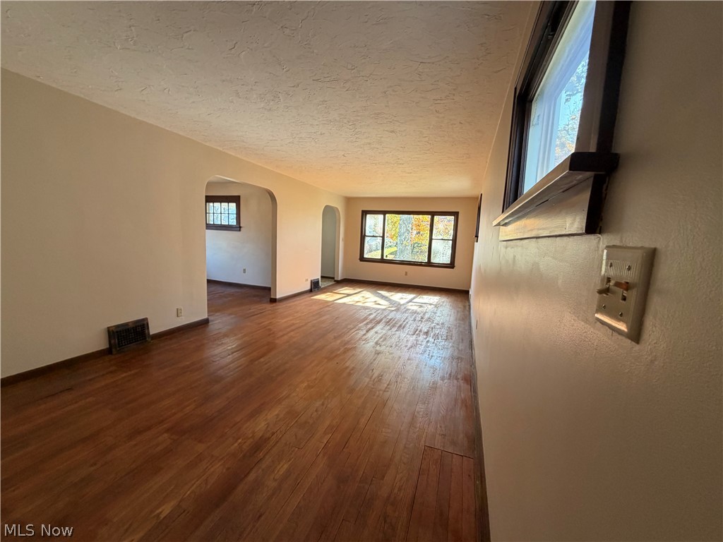 8104 Chesterfield Avenue Parma OH 44129