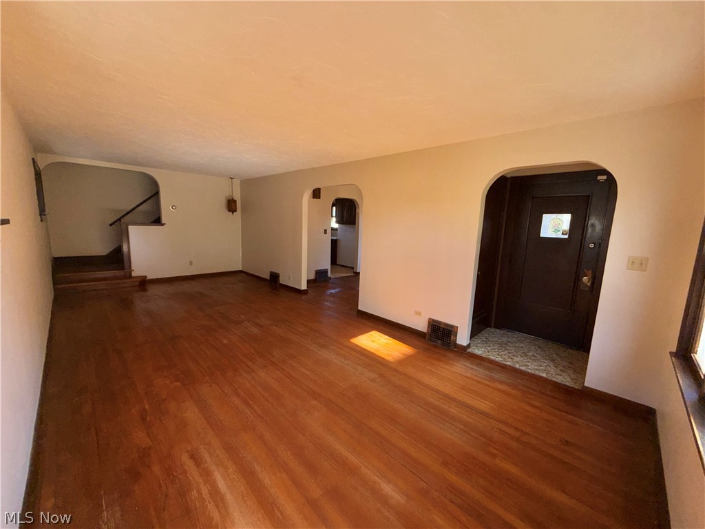 8104 Chesterfield Avenue Parma OH 44129