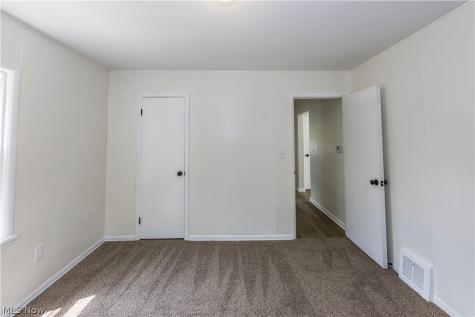 144 Malacca Street Akron OH 44305