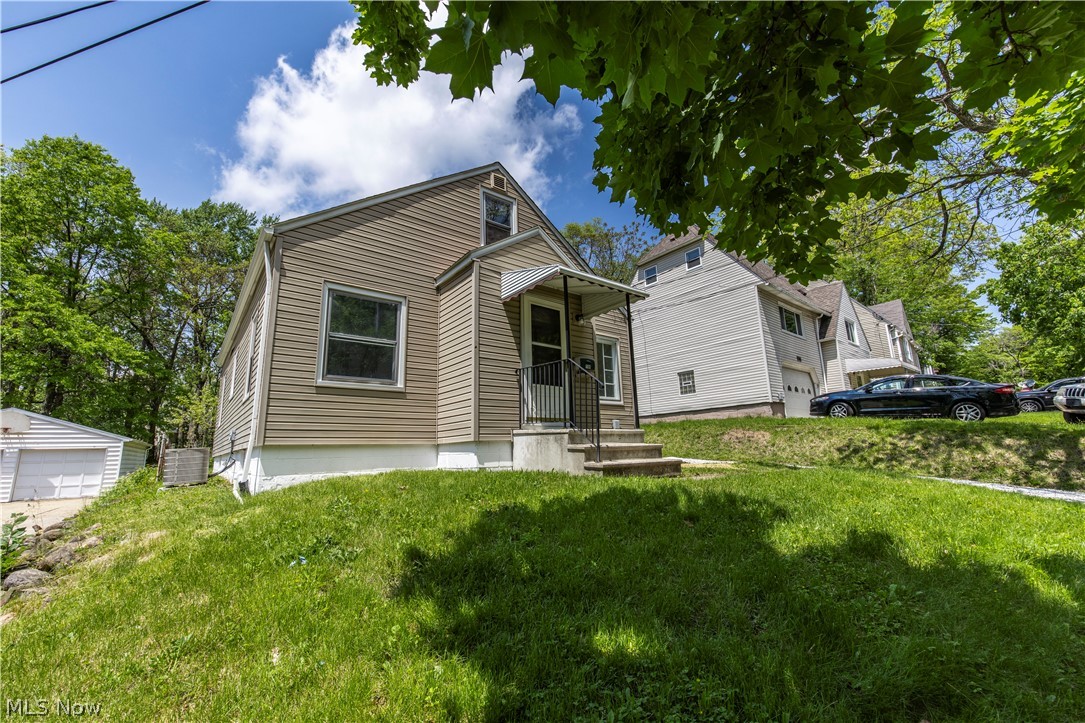 144 Malacca Street Akron OH 44305