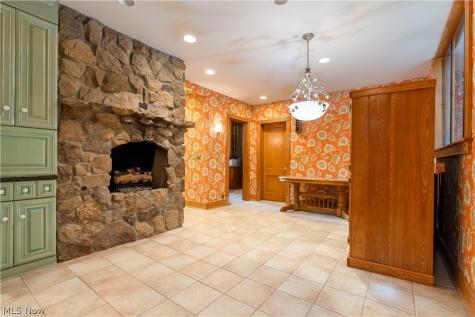 2421 Brentwood Road NW Canton OH 44708