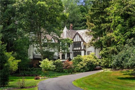 2421 Brentwood Road NW Canton OH 44708