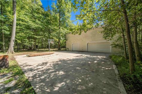 12335 Robson Road Grafton OH 44044