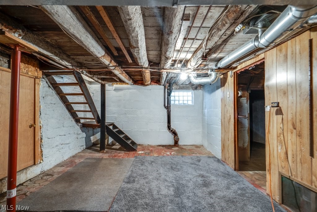 133 Market Street Waynesburg OH 44688