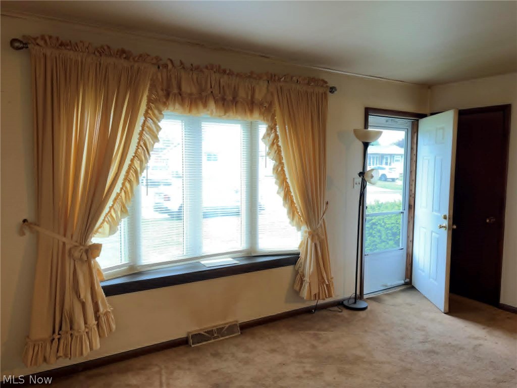 517 E 5th Street West Lafayette OH 43845