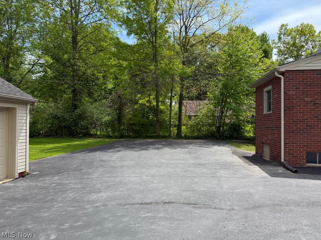7679 S Eastland Road Middleburg Heights OH 44130
