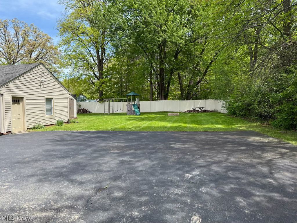 7679 S Eastland Road Middleburg Heights OH 44130