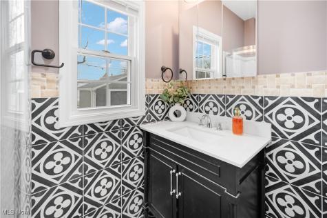 1438 W 116th Street Cleveland OH 44102