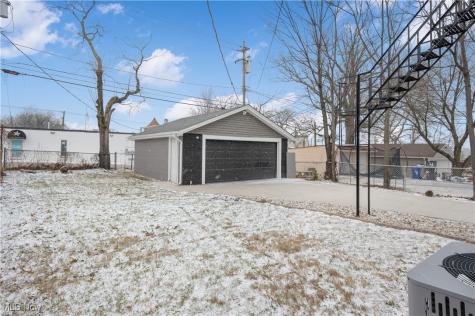 1438 W 116th Street Cleveland OH 44102