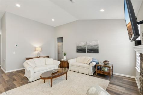 516 Cedar Crest Drive Elyria OH 44035