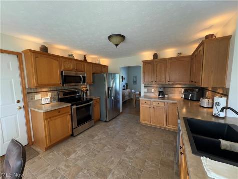 203 Rivers Edge Drive Amherst OH 44001